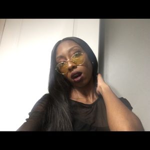 Meet your Posher, Nia